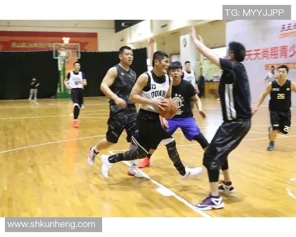 深圳篮球队与重庆篮球队赛后复盘团队协作的精彩瞬间与战术分析